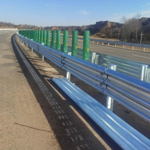 力泰護欄板與防護網(wǎng) 構(gòu)筑安全防線的專業(yè)守護者